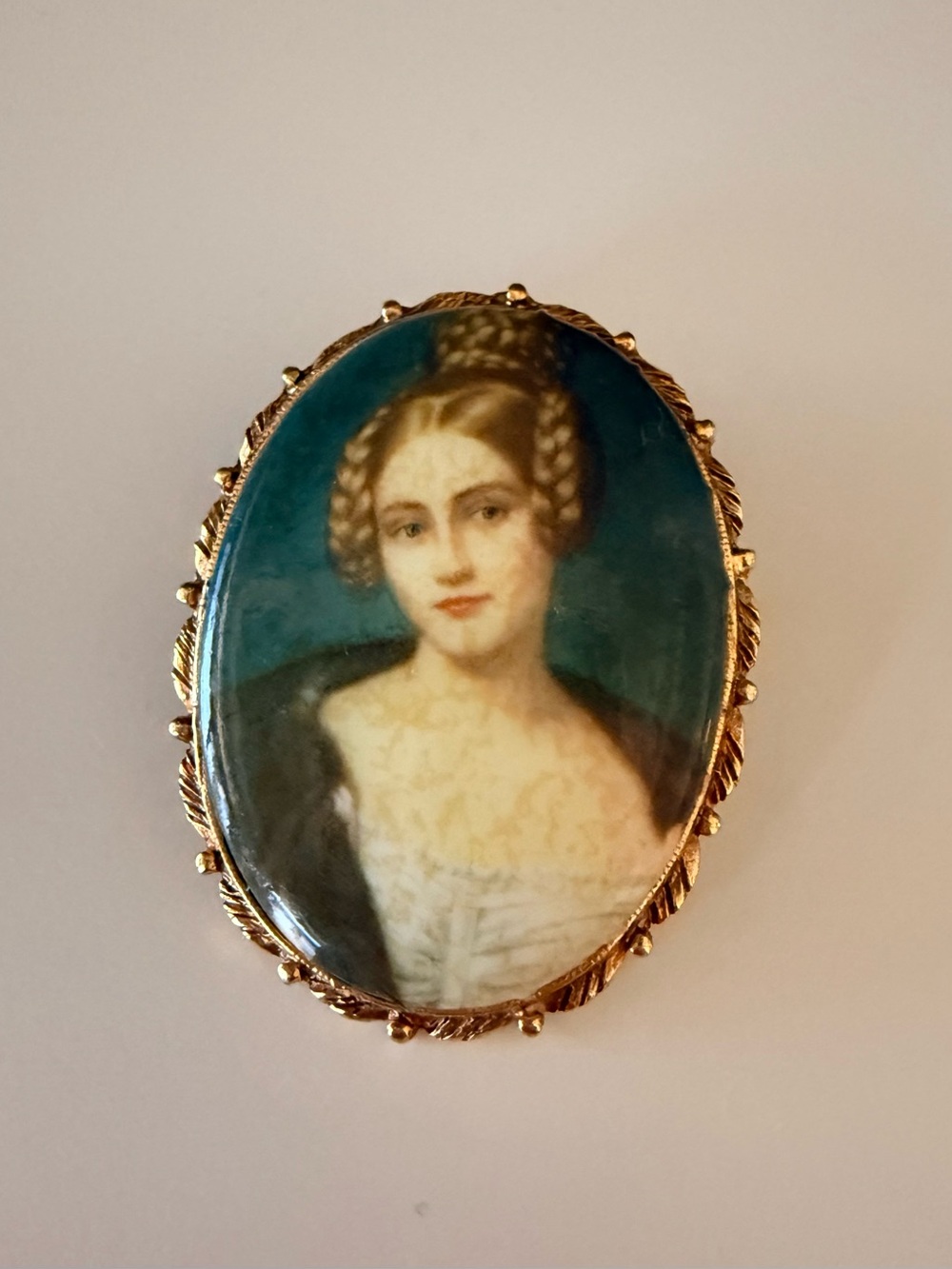 Victorian Portrait Cameo Brooch in Teal and Gold